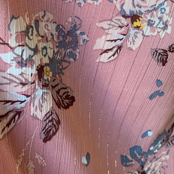 Beautiful blouse! - Picture 5 of 7